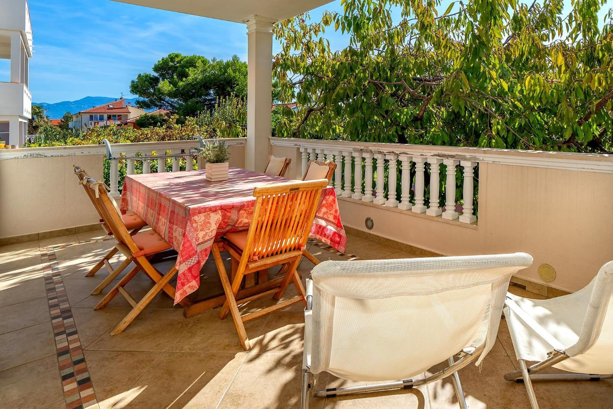 Apartments With Terrace Baška Habitación foto
